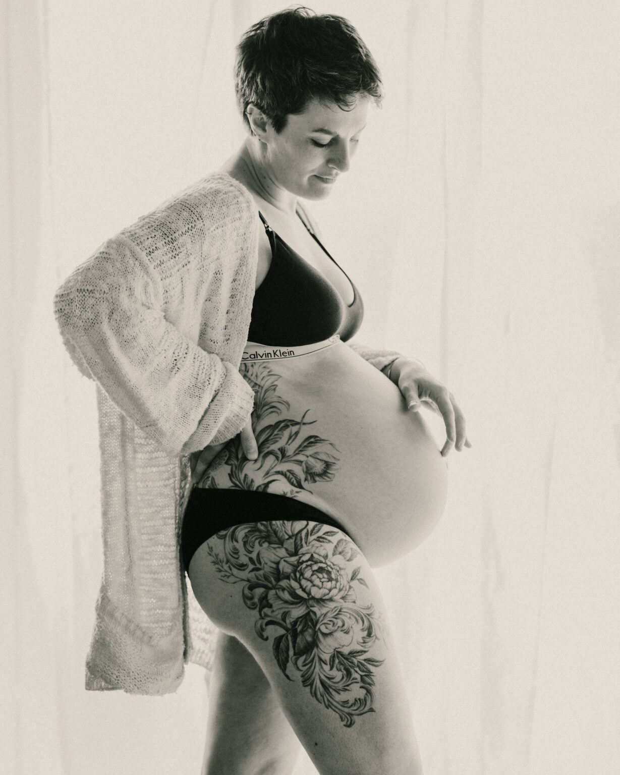 Photo of expecting mother in Cornwall